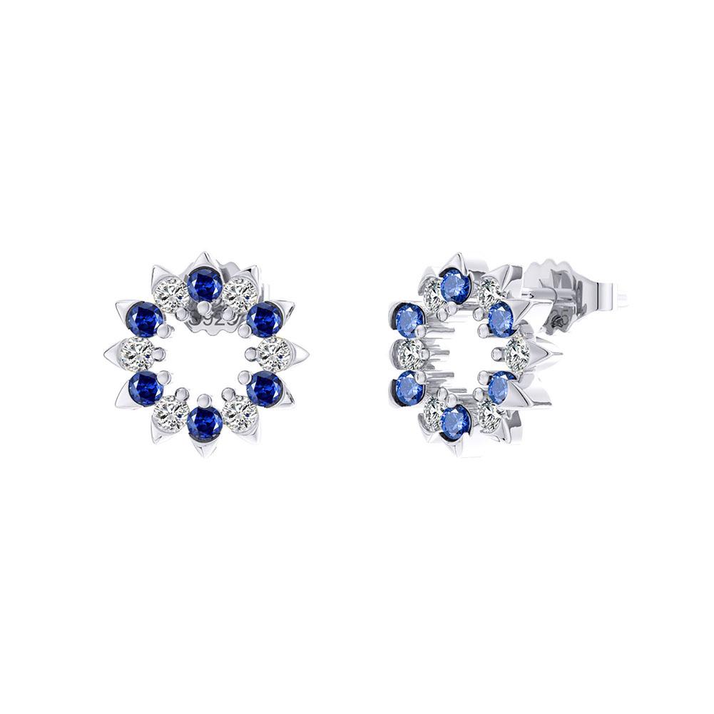 Wreath shaped delicate ear studs for everyday wear.